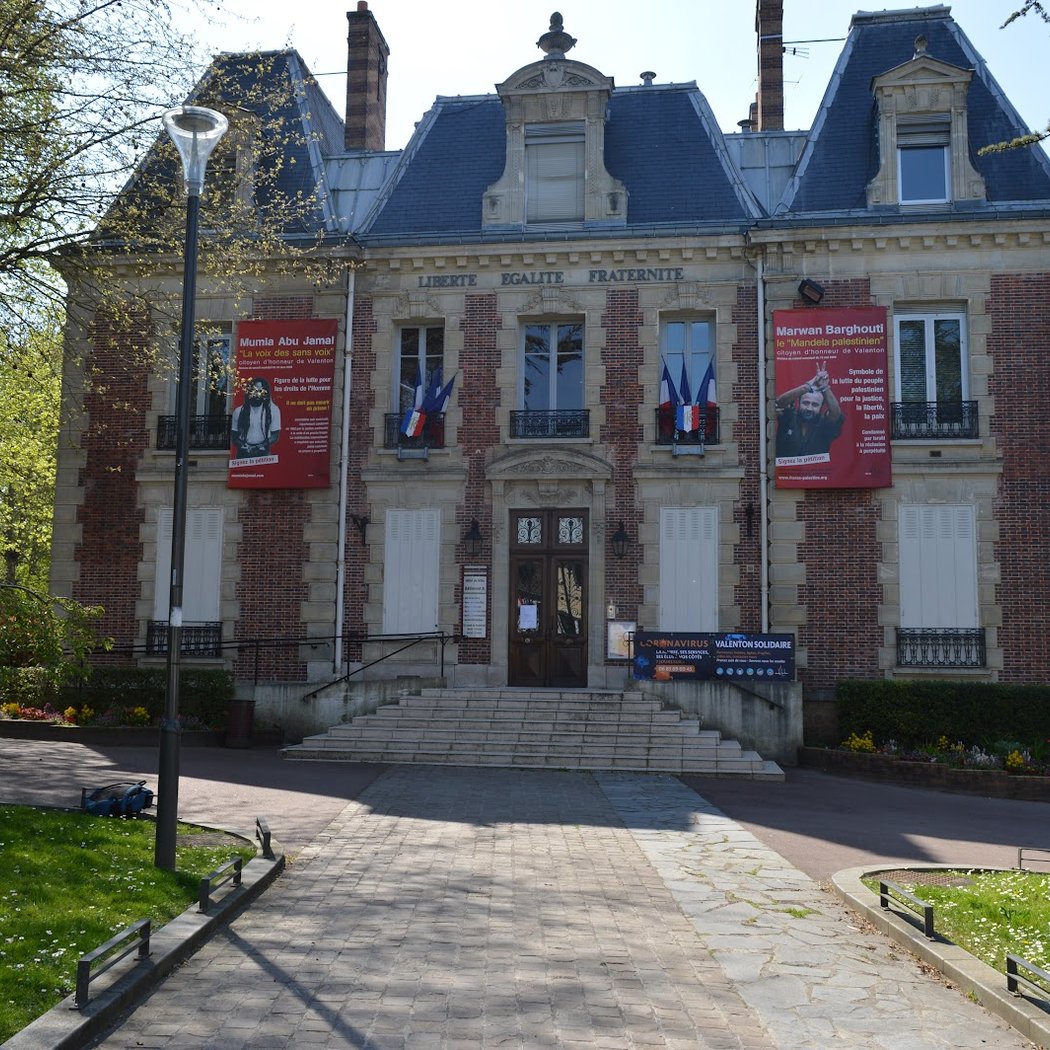 Mayor of Valenton 1